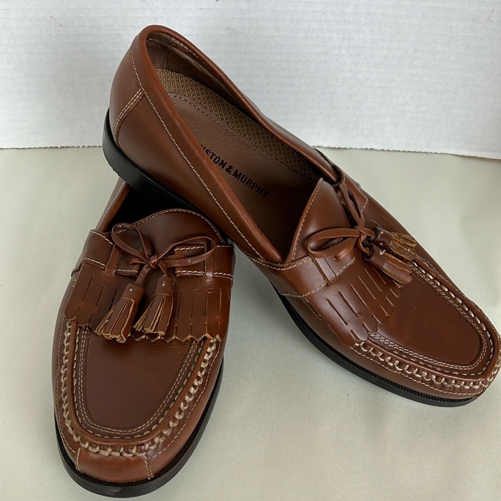 Johnston & Murphy Men’s Heflin Kilt Loafer Size 9M
